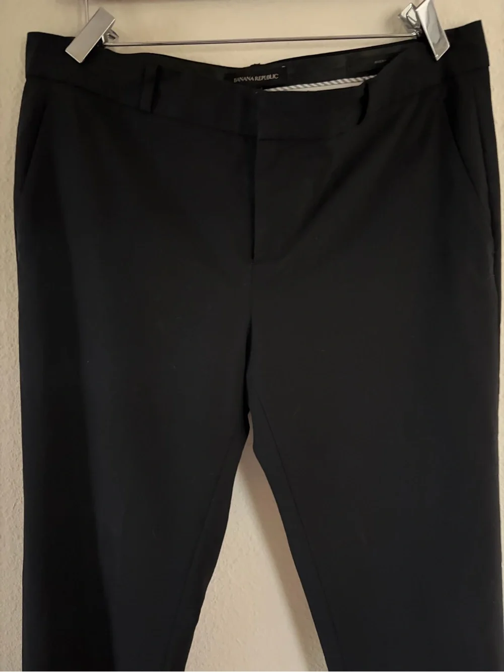 Banana Republic Women’s Black Ankle
Avery Cut Straight Pants Size 8 - Picture 6 of 16